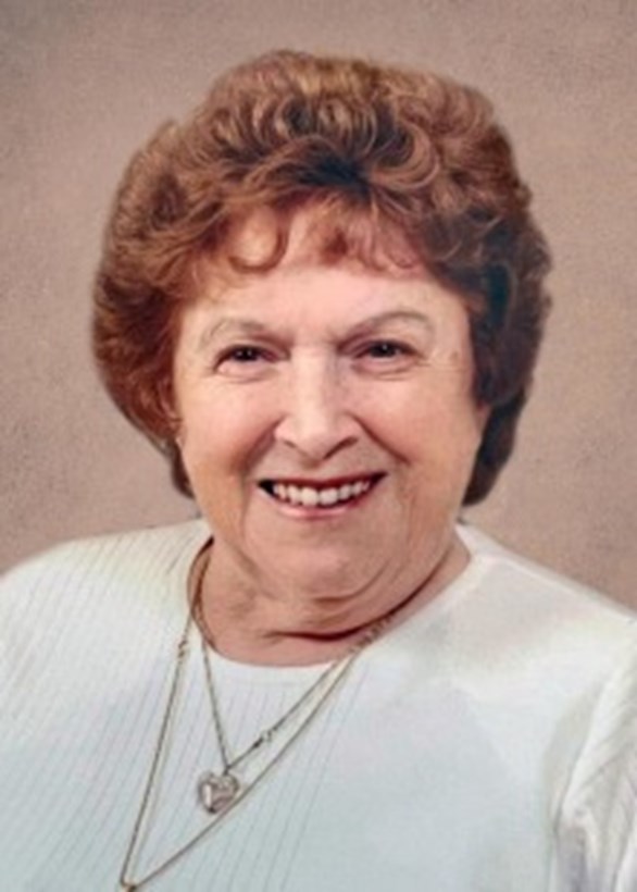Mme Antoinette Côté